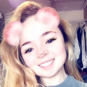 Meet your Posher, Claire